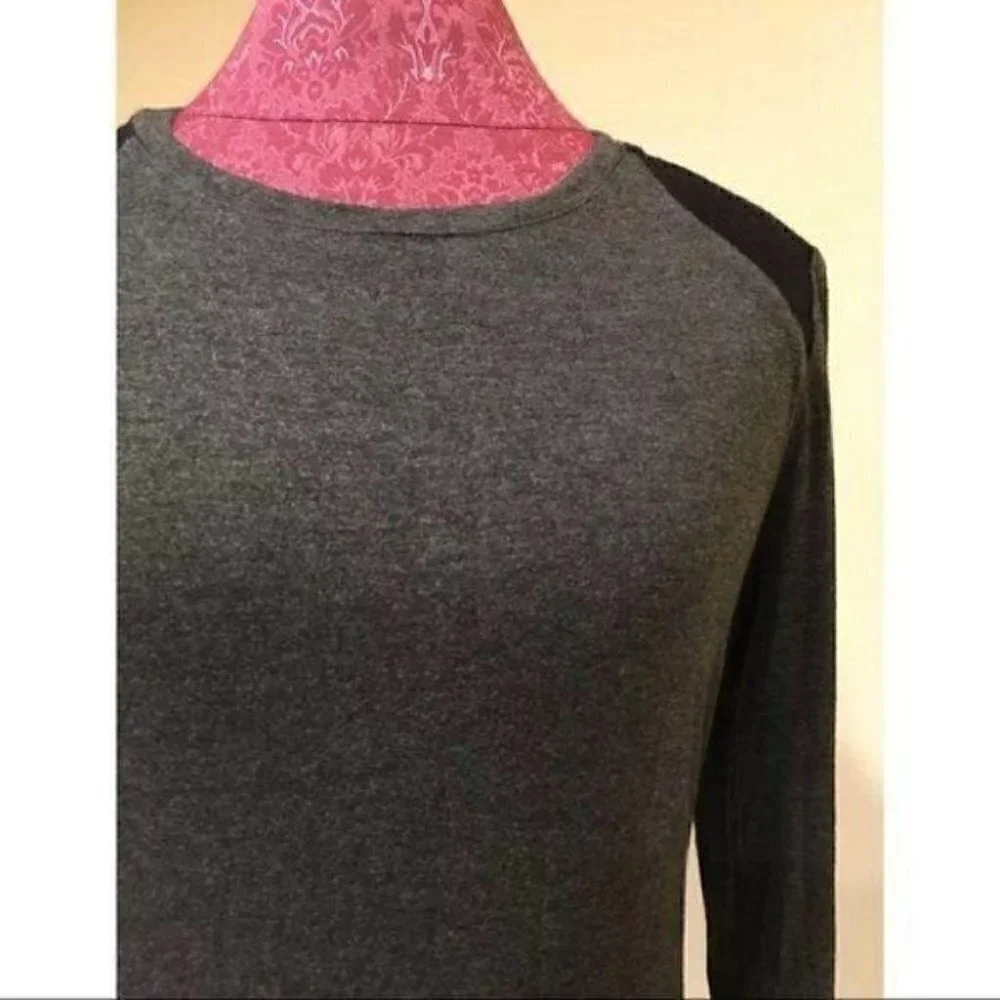 Laundry by Shelli Segal Top medium Shoulder Patch